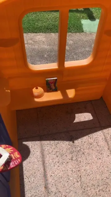 Brincando com Bonecos. Heróis contra Vilões - D